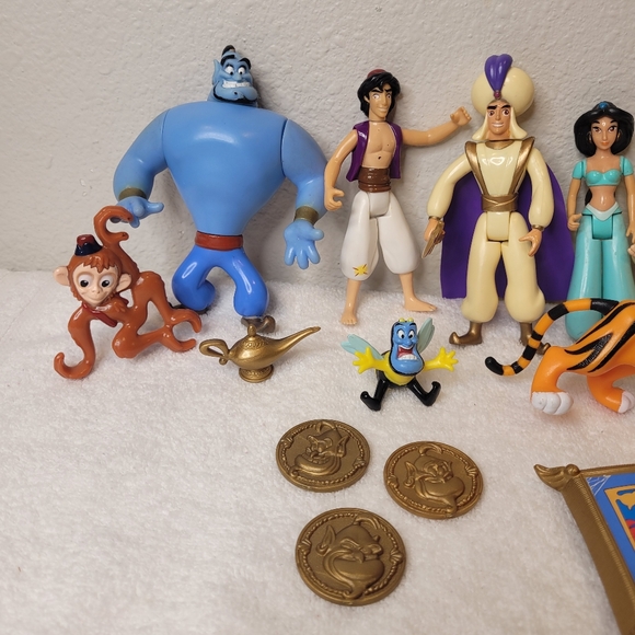 Vintage Disney 18 peice Alladin full cast set action figures and extras - Picture 3 of 16